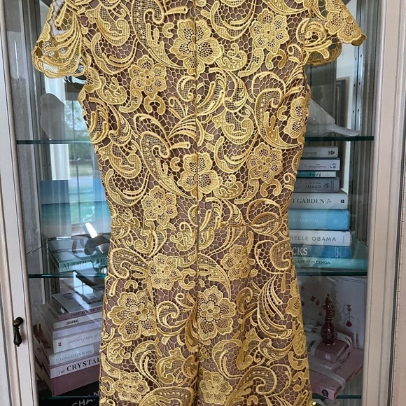 NWOT Dress the Population Gold/Yellow/Nude Lace Romper Size XS - Picture 4 of 6